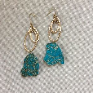 Turquoise gold drop earrings with stone